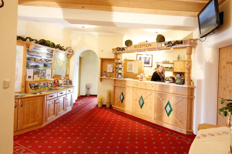Rezeption im Hotel Gut Raunerhof
