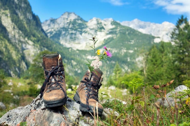 Wanderschuhe für das Almsommer-Package im Raunerhof © Shutterstock